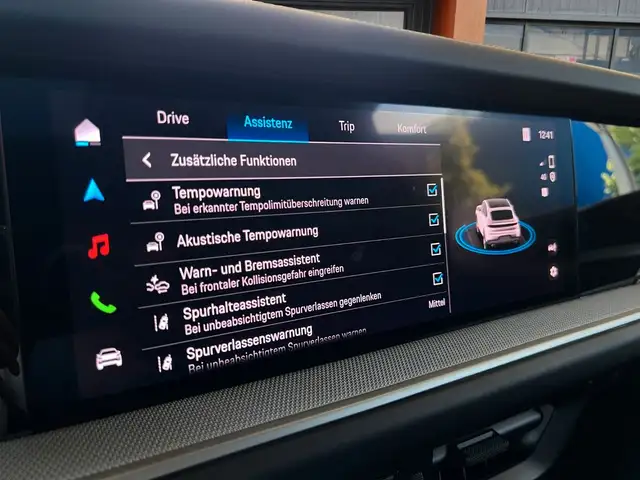 Porsche Cayenne view 12