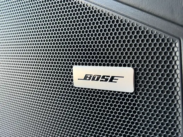 Porsche Cayenne view 15