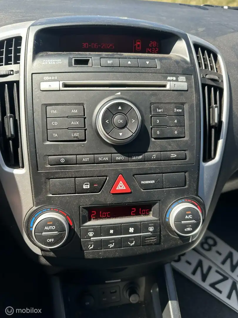 Kia Ceed / cee'd Sporty Wagon 1.4 CVVT X-ecutive lpg Gris - 2