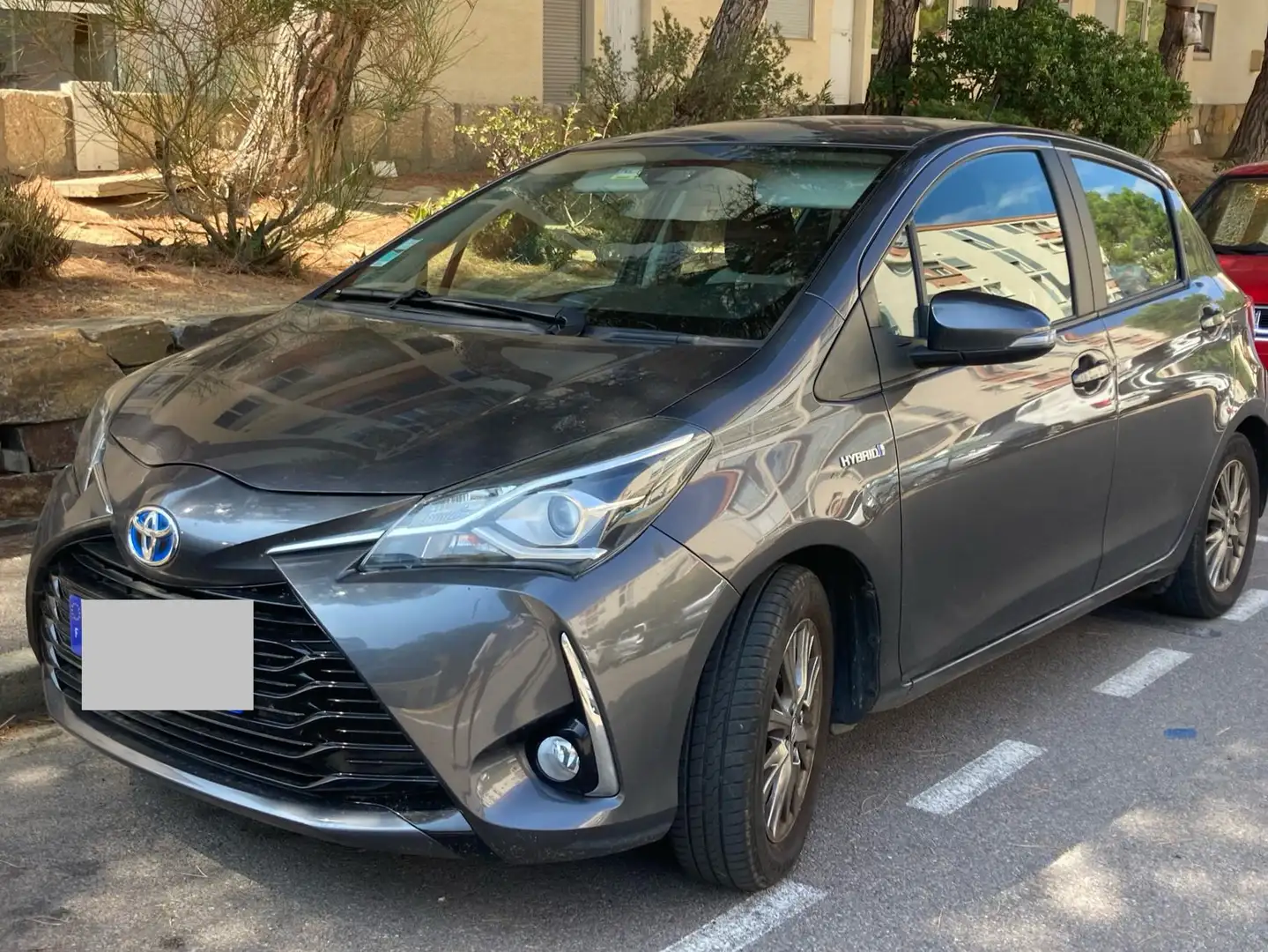 Toyota Yaris Yaris Hybride Pro 100h Dynamic Business Gris - 1