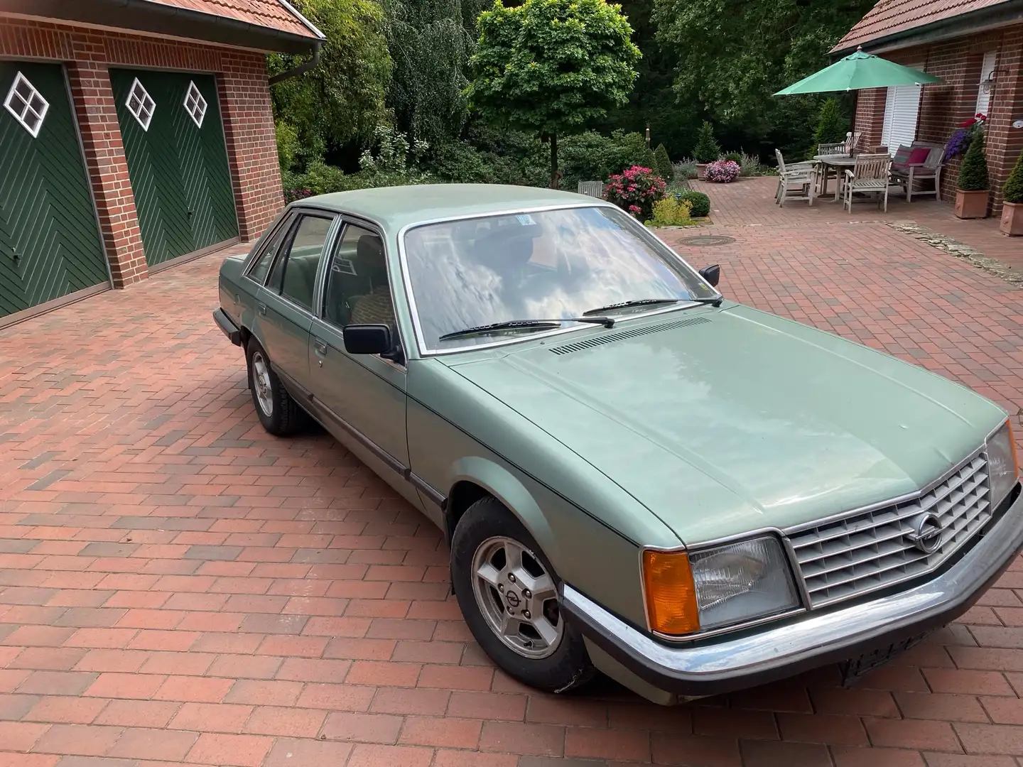 Opel Senator Grün - 2