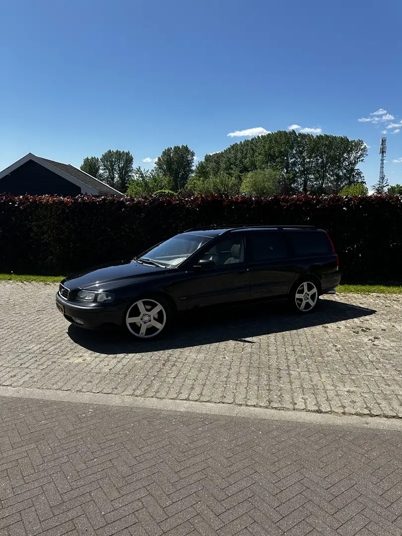Volvo V70 2.5 T Comfort Line Fekete - 2