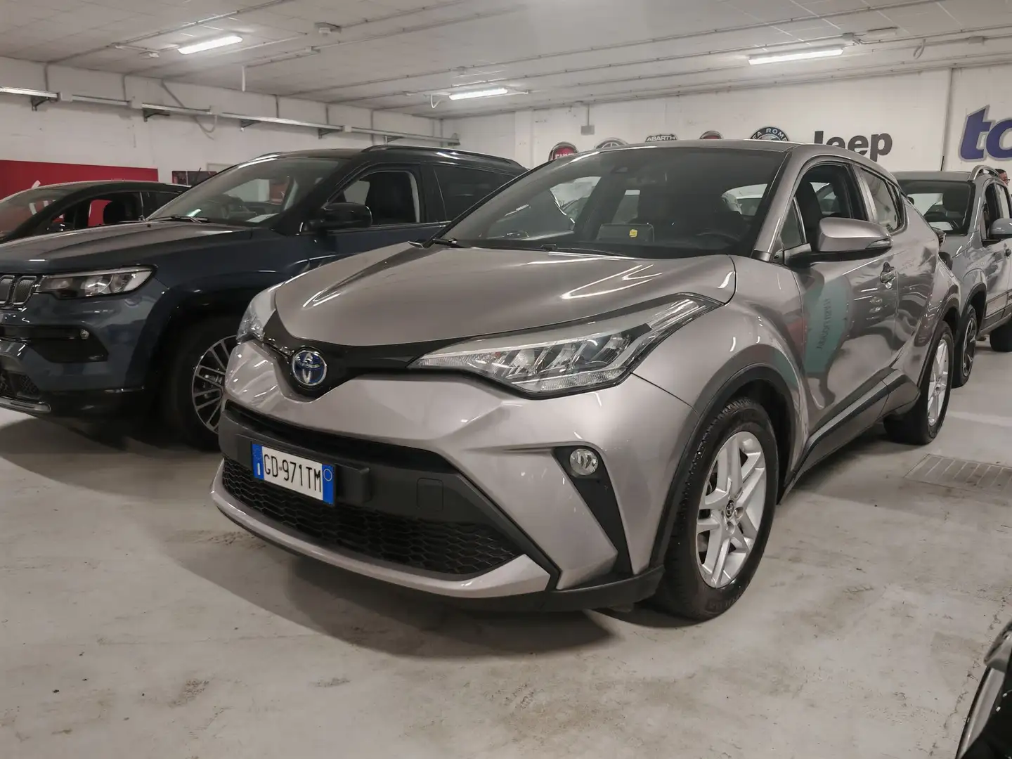Toyota C-HR C-HR 1.8 Hybrid E-CVT Business Grau - 2
