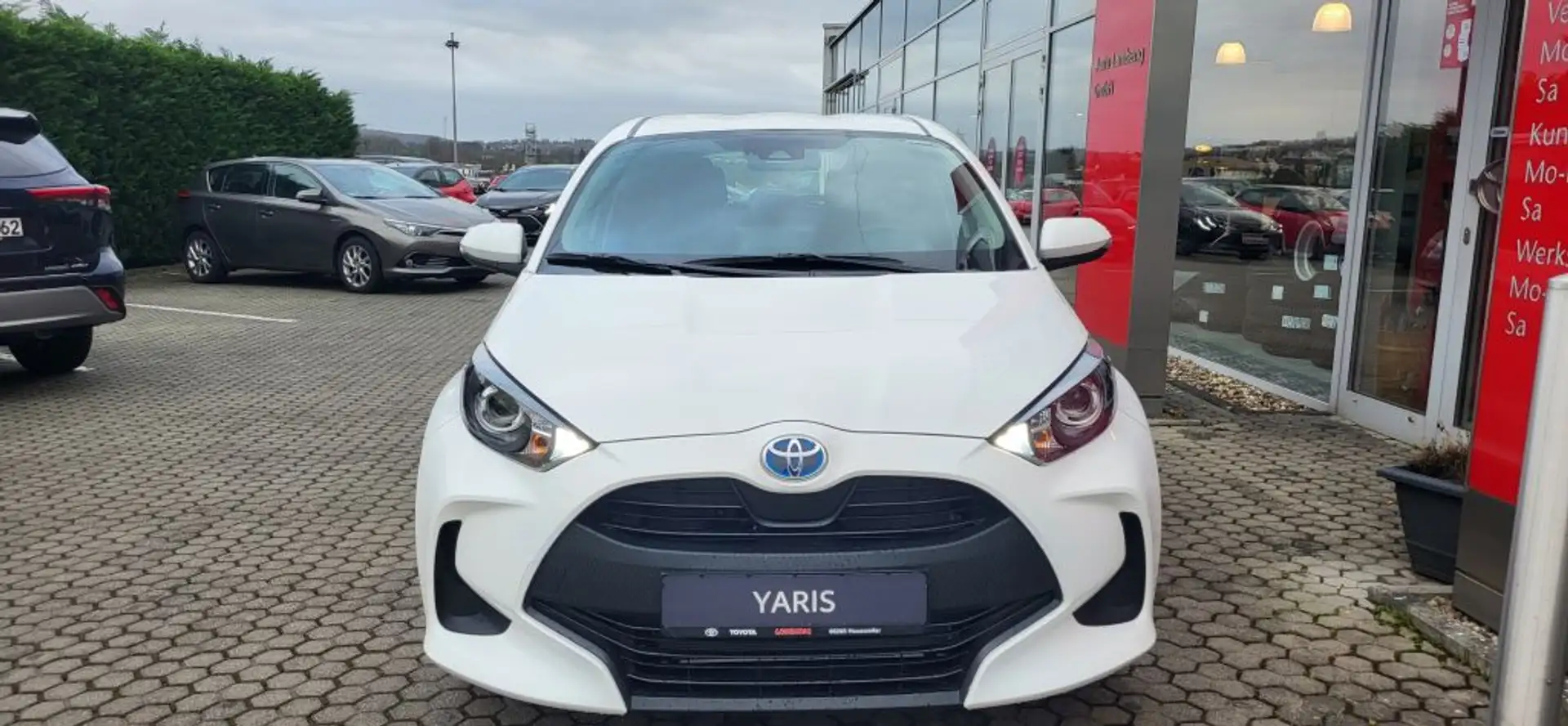 Toyota Yaris Hybrid 1.5 VVT-i Weiß - 2