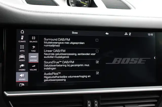 Porsche Cayenne view 19