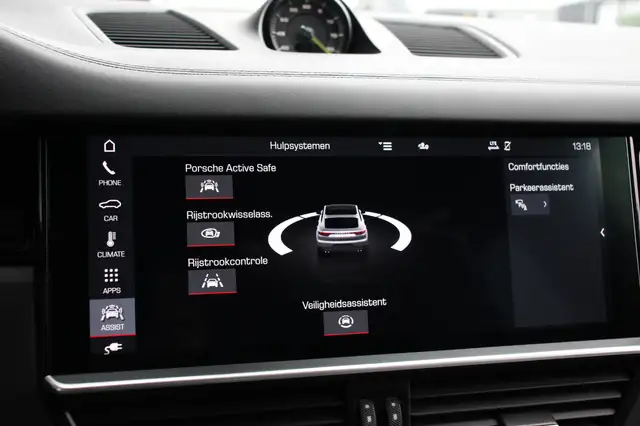 Porsche Cayenne view 21