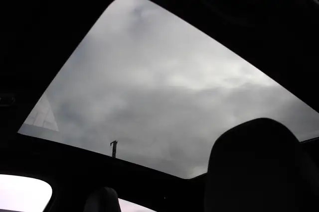 Porsche Cayenne view 24