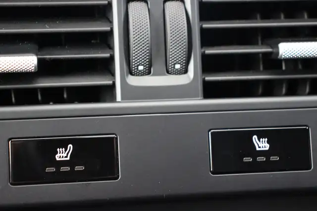 Porsche Cayenne view 29
