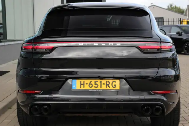 Porsche Cayenne view 7