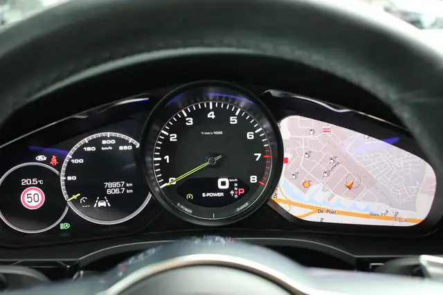 Porsche Cayenne view 17