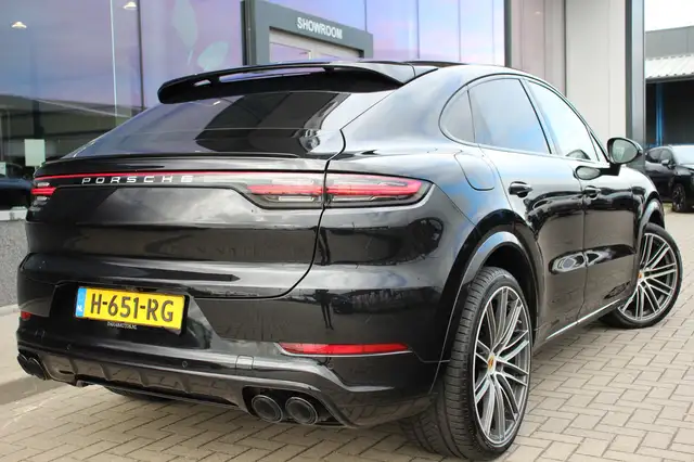 Porsche Cayenne view 6