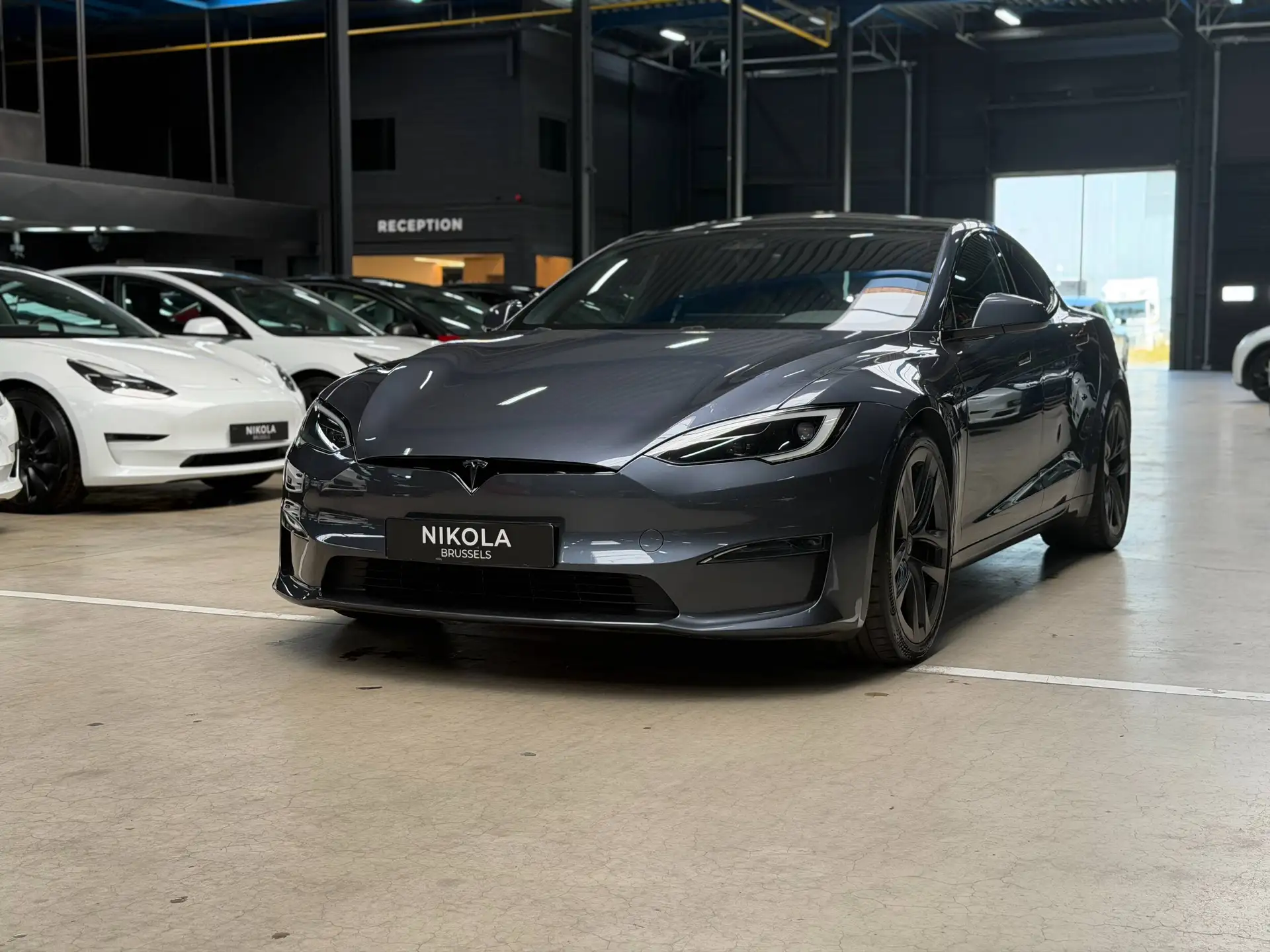 Tesla Model S E 493 kW 2023 건메탈 사진 3