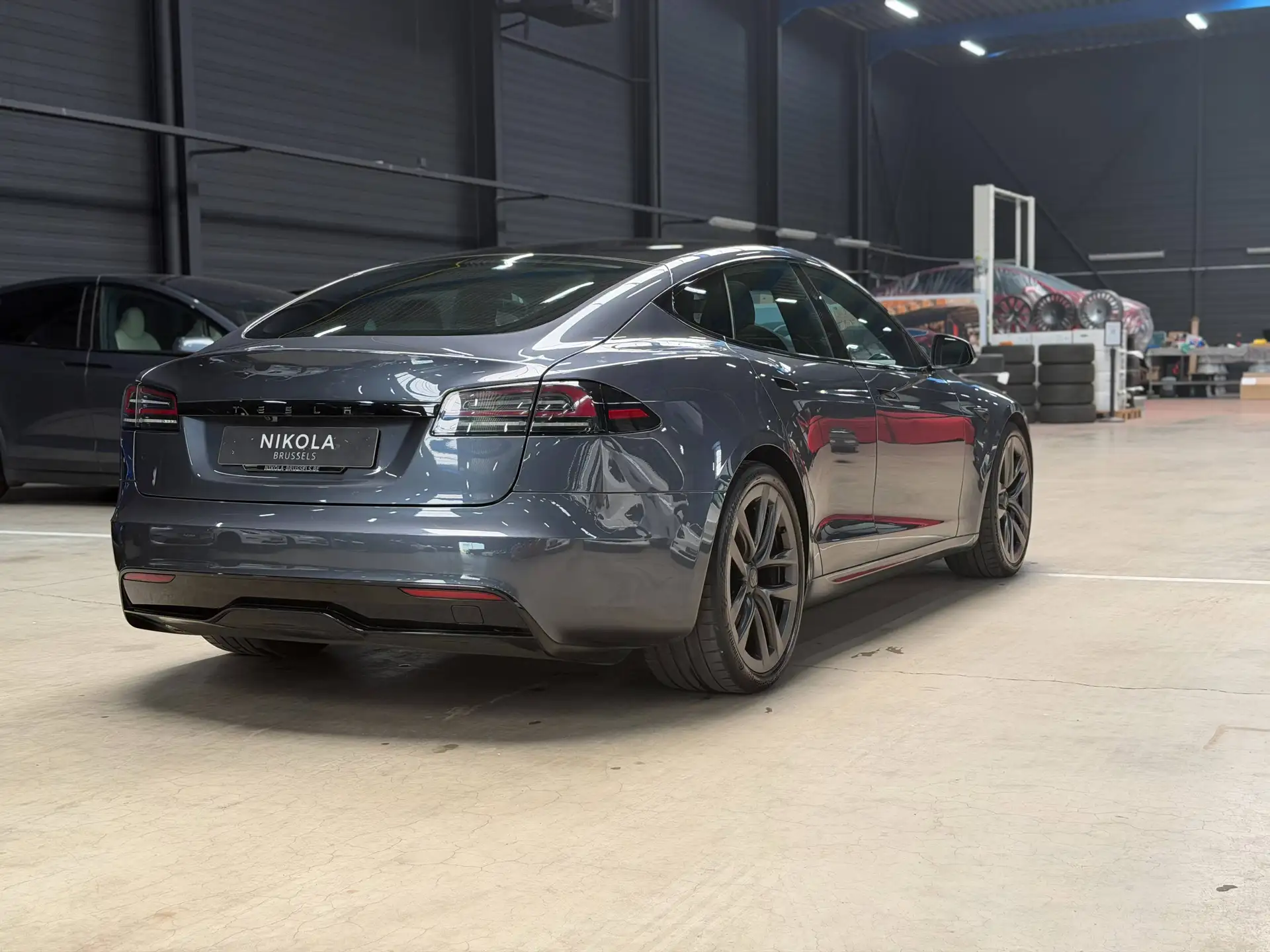 Tesla Model S E 493 kW 2023 건메탈 사진 7