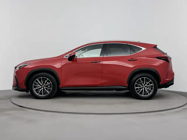 Lexus NX view 3