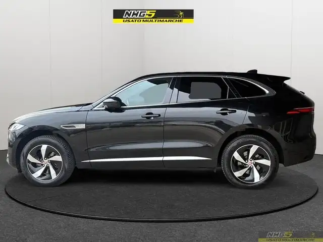 Jaguar F-Pace view 3