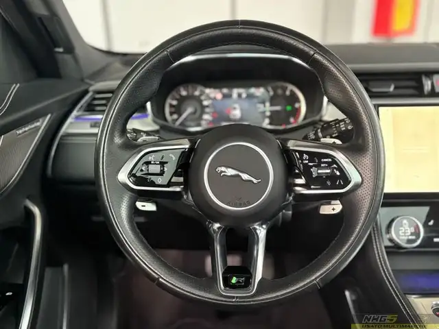Jaguar F-Pace view 14