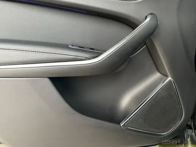 Jaguar F-Pace view 12