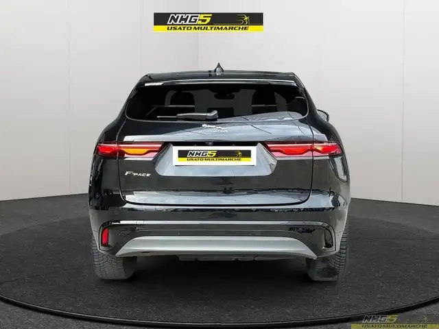 Jaguar F-Pace view 6