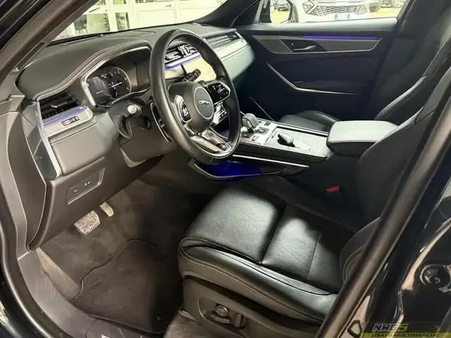 Jaguar F-Pace view 11