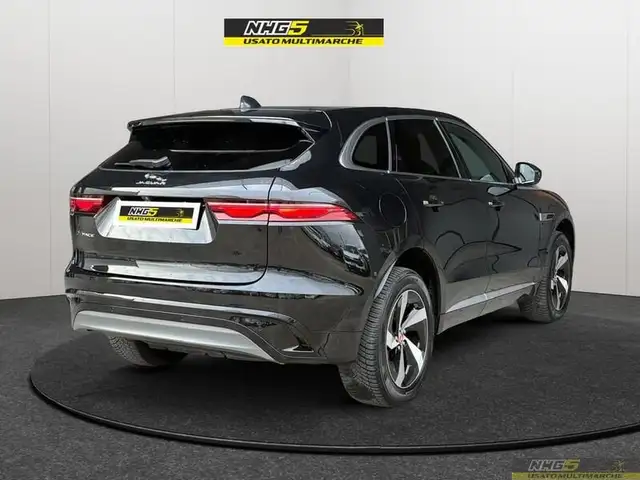 Jaguar F-Pace view 4