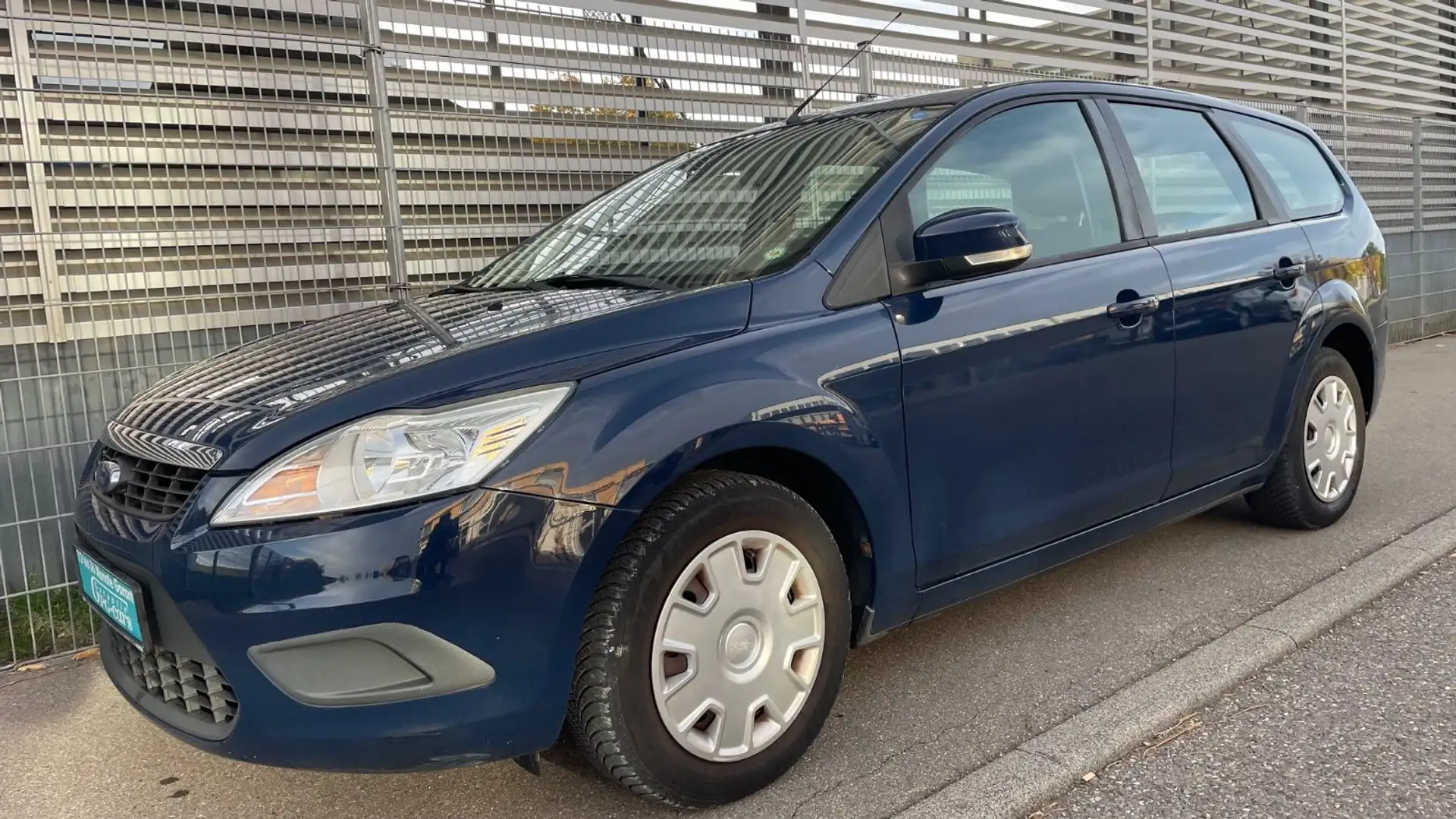 Ford Focus -Navi-Klima-TÜV 04.2027-Garantie Blau - 1