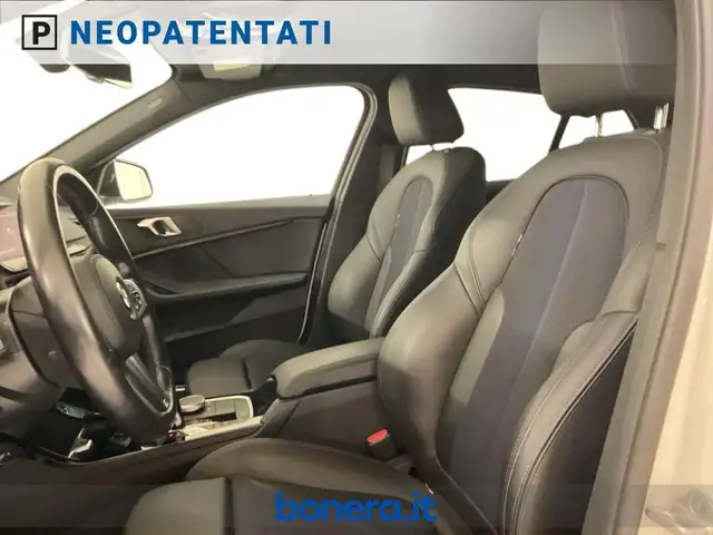 BMW 1 Series view 14