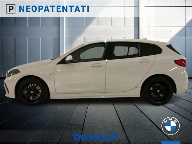 BMW 1 Series view 9