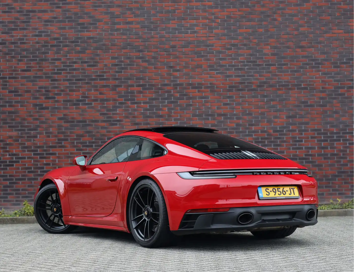 Porsche 992 3.0 Carrera 4 GTS | PDCC - Pano - Camera - Chrono Rouge - 2
