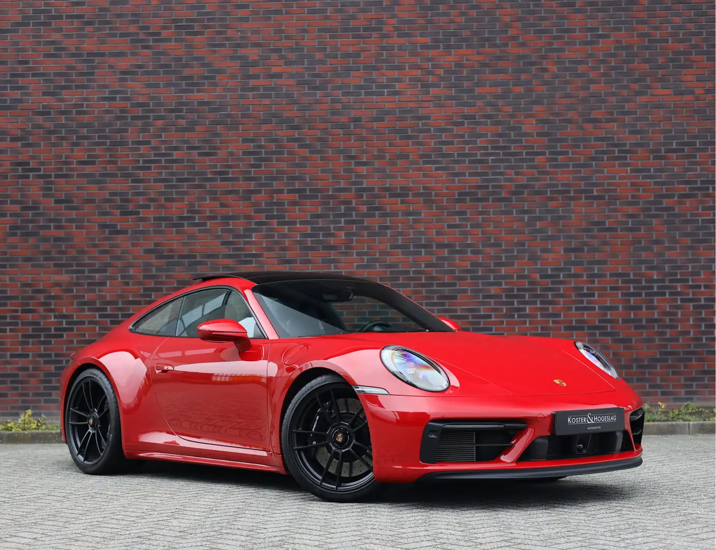 Porsche 992 3.0 Carrera 4 GTS | PDCC - Pano - Camera - Chrono Rouge - 1