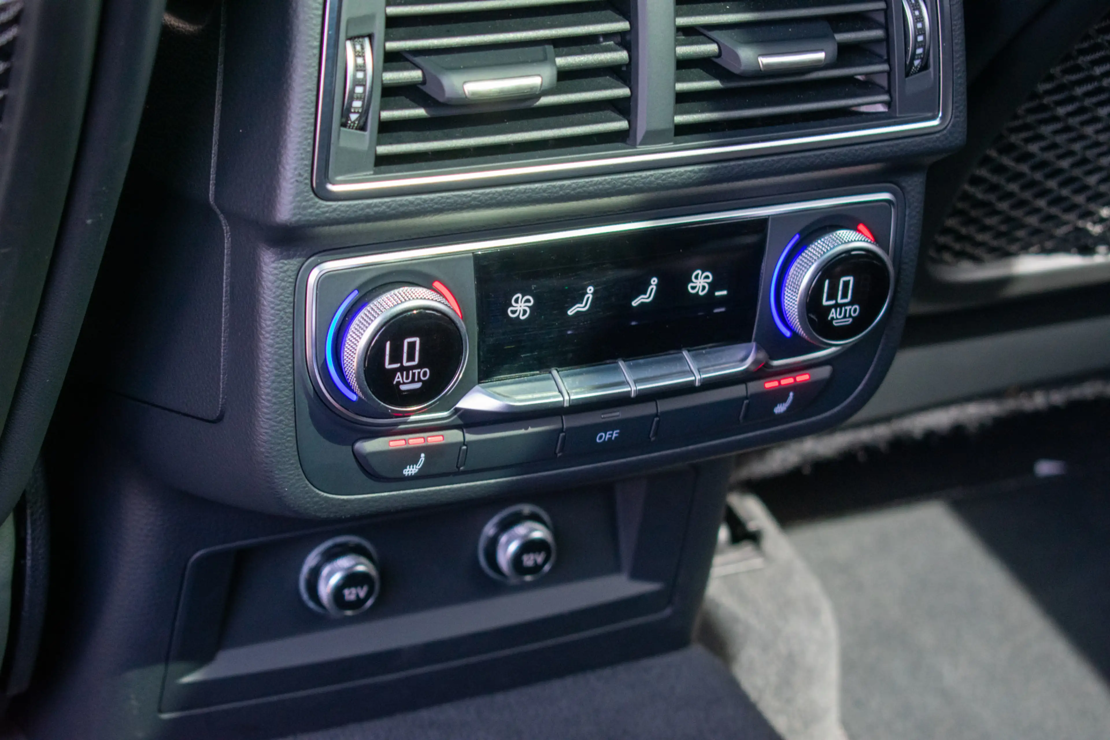 Audi SQ7 4.0 TDI SQ7 quattro Pro Line + 7p-Pano-ACC-Sportso — photo 27
