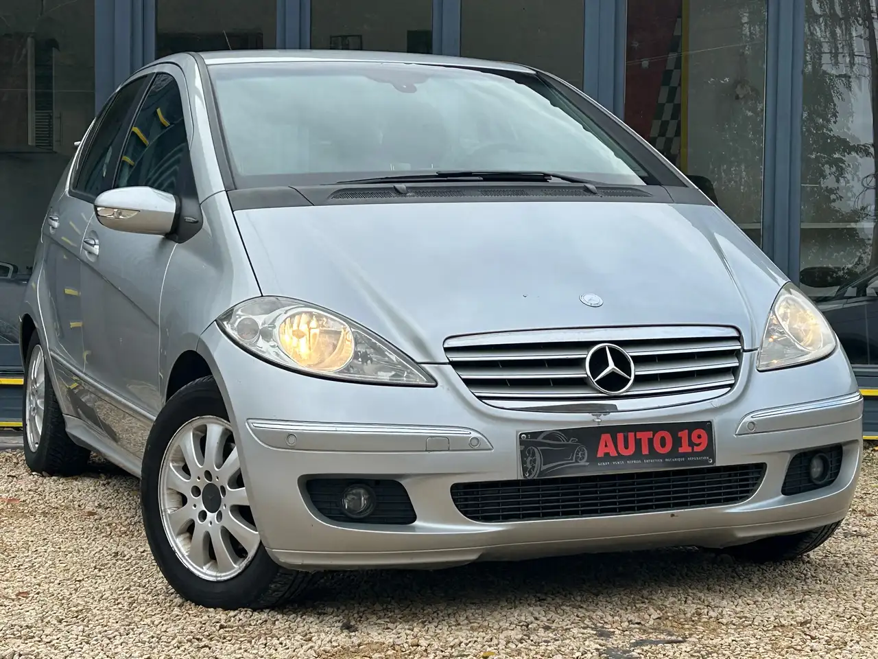 Mercedes-Benz A 180