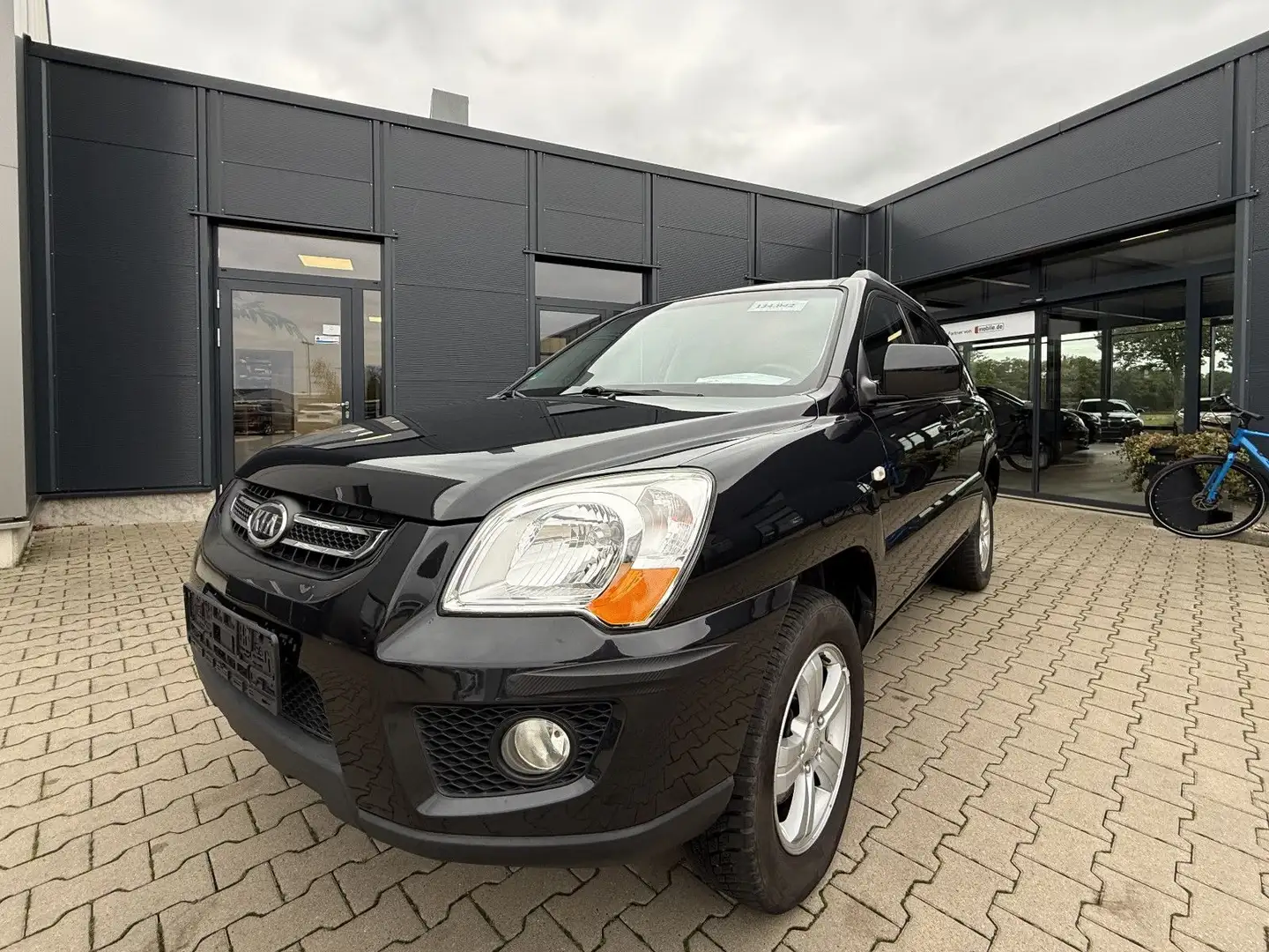 Kia Sportage 1.6 LX 2WD Zwart - 1