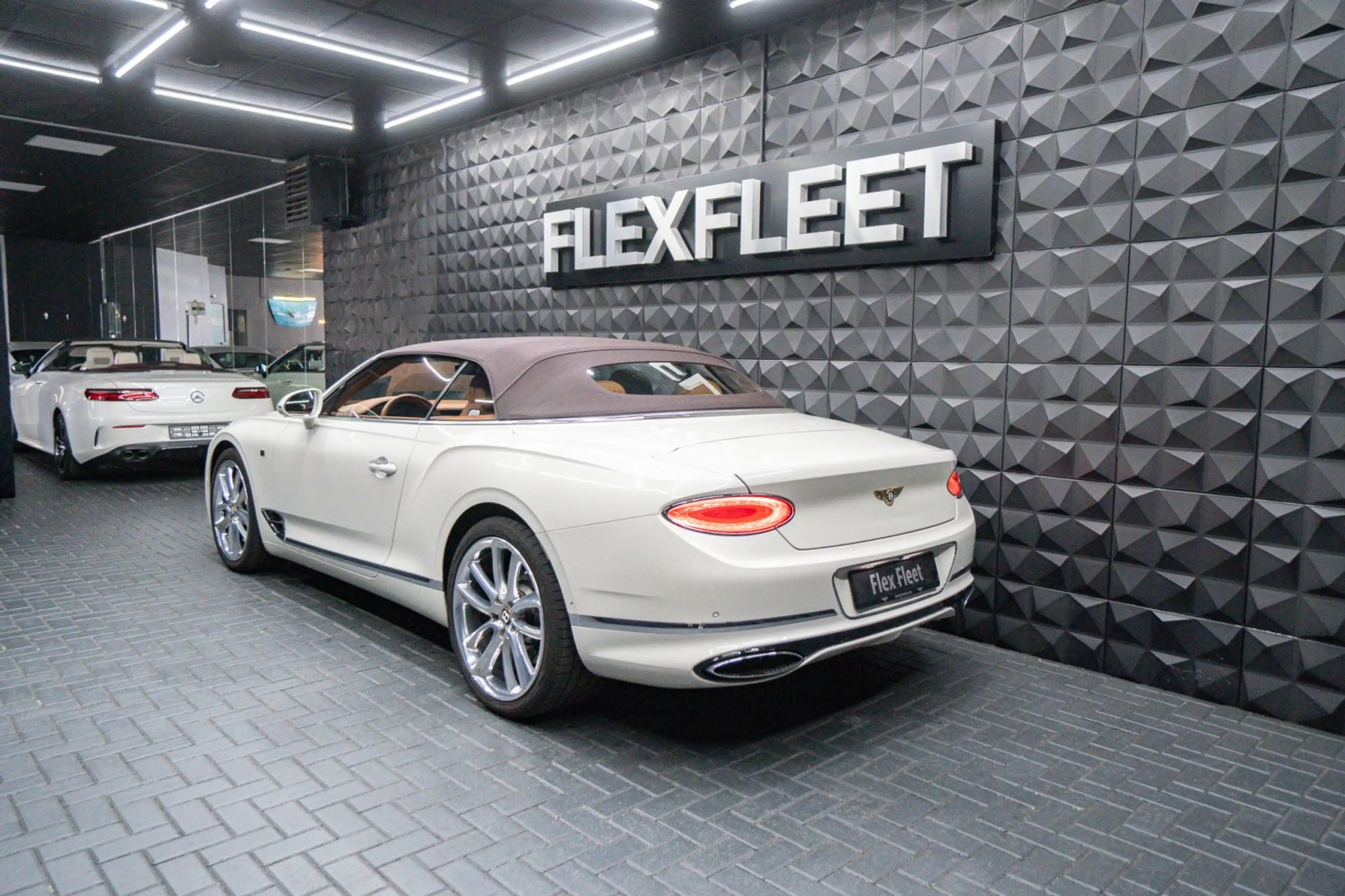 Bentley Continental GTC 100Jahre Edition Mulliner — photo 7