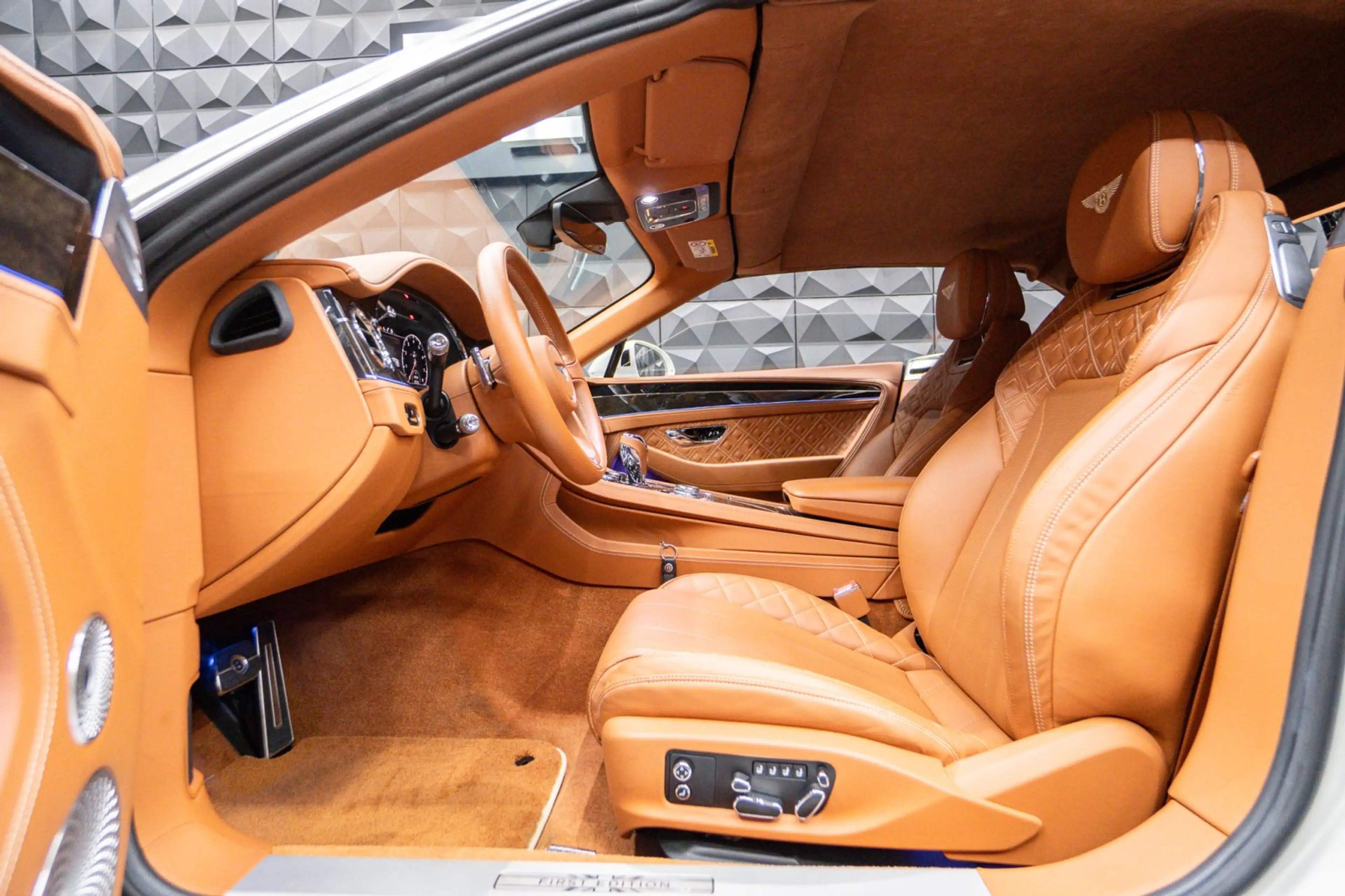 Bentley Continental GTC 100Jahre Edition Mulliner — photo 9