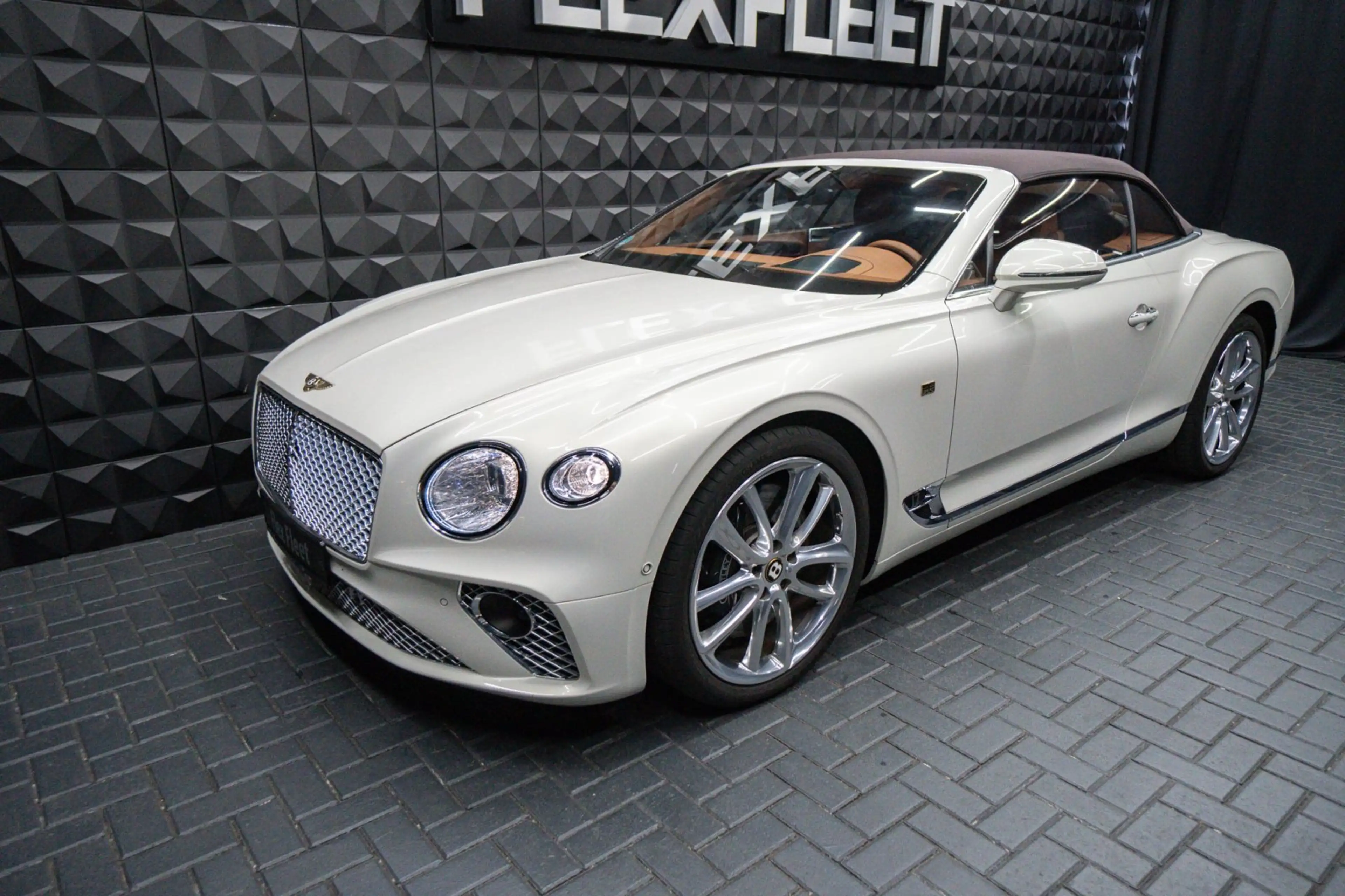 Bentley Continental GTC 100Jahre Edition Mulliner — photo 3