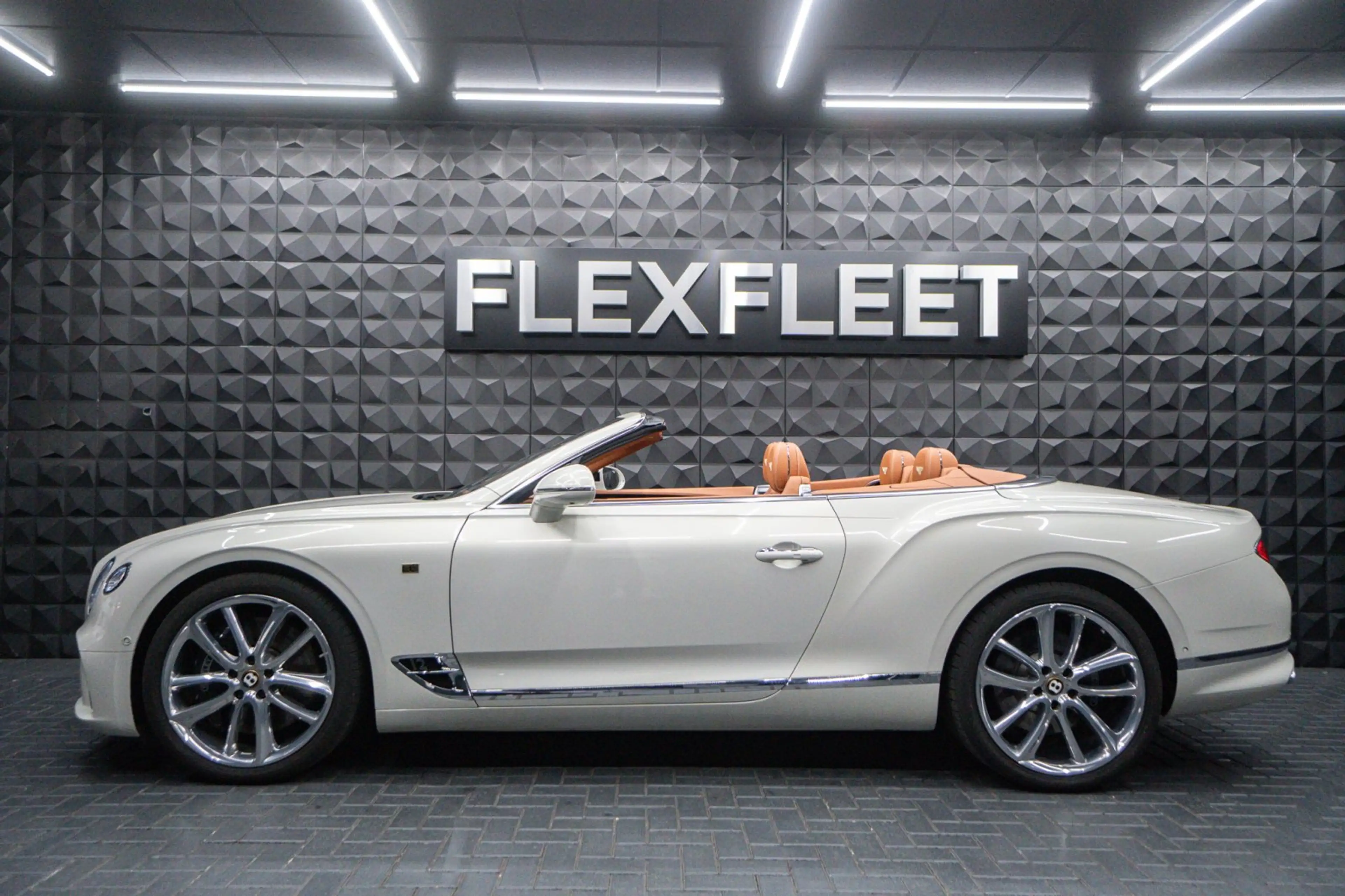 Bentley Continental GTC 100Jahre Edition Mulliner — photo 13