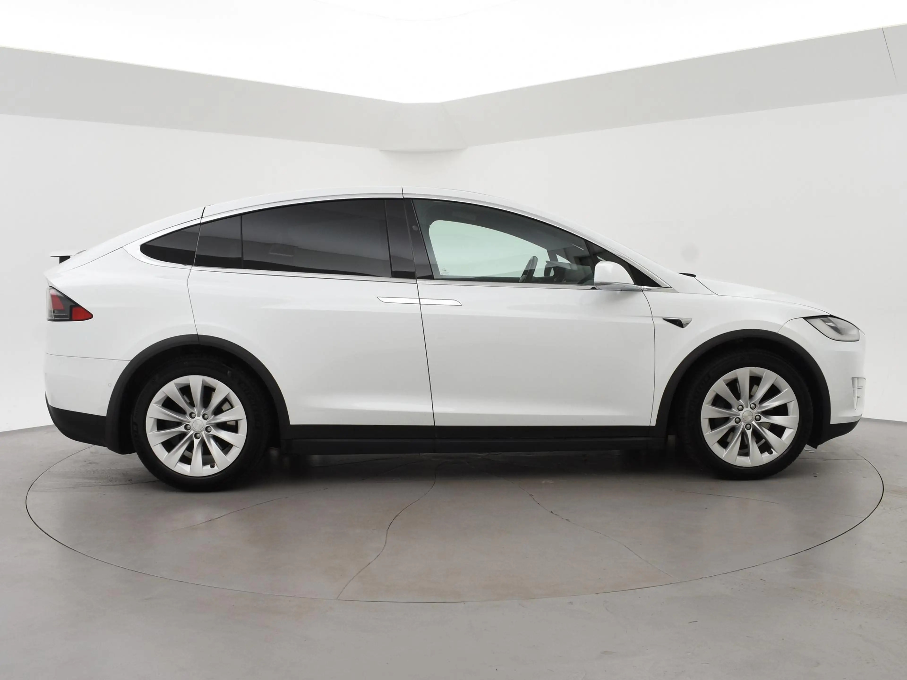 Tesla Model X 75D 333 PK BASE + TREKHAAK 2250 KG | STOELVERW. V+ — photo 15