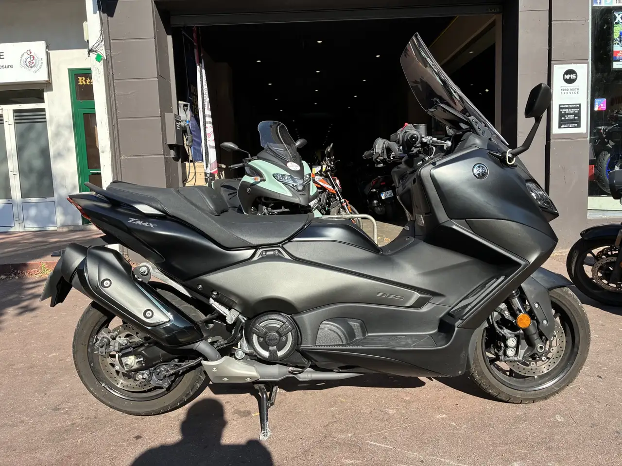 Yamaha Tmax 560