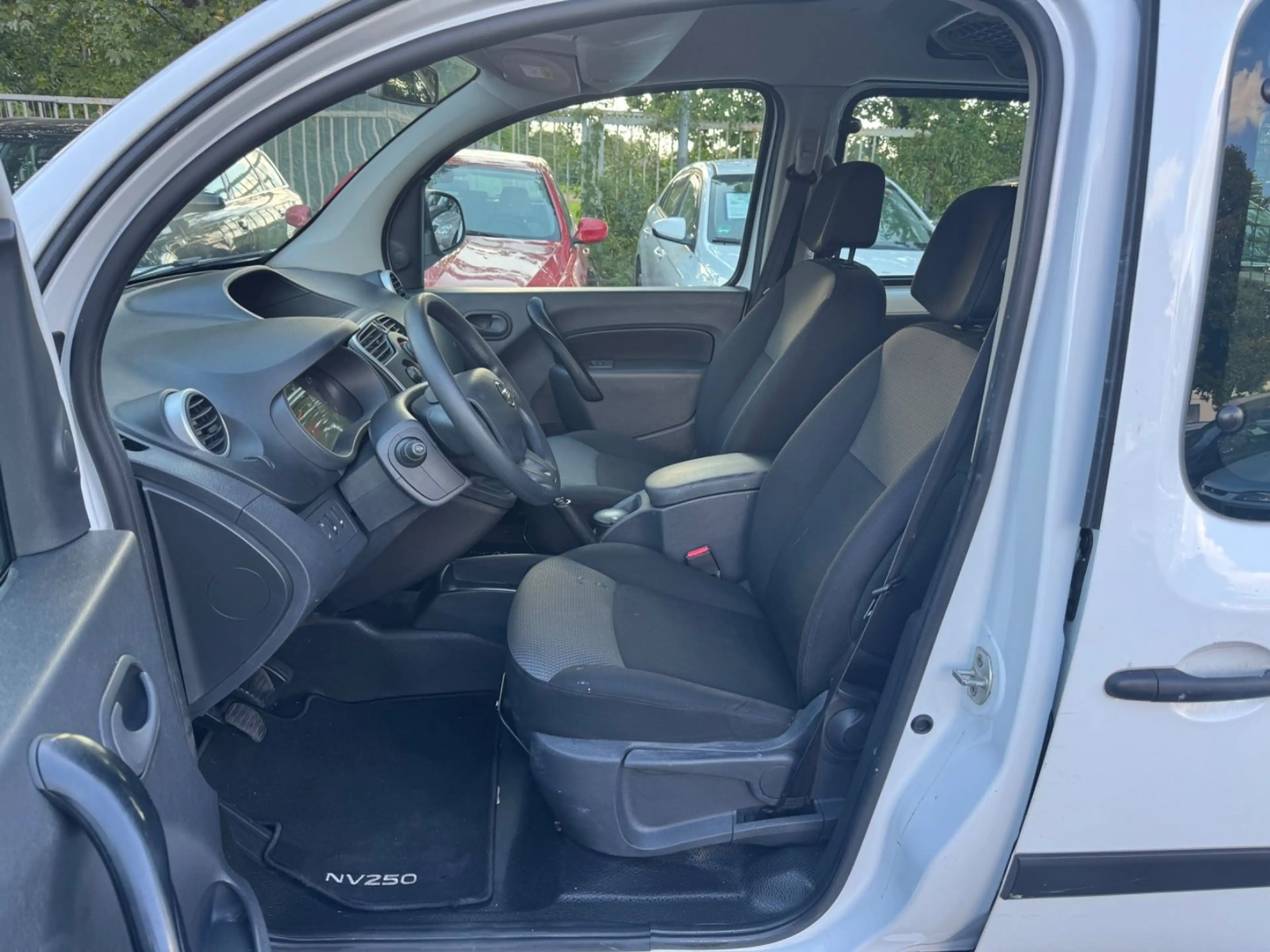 Nissan NV250 Kastenwagen L2H1 2,2t Doka Comfort — photo 15