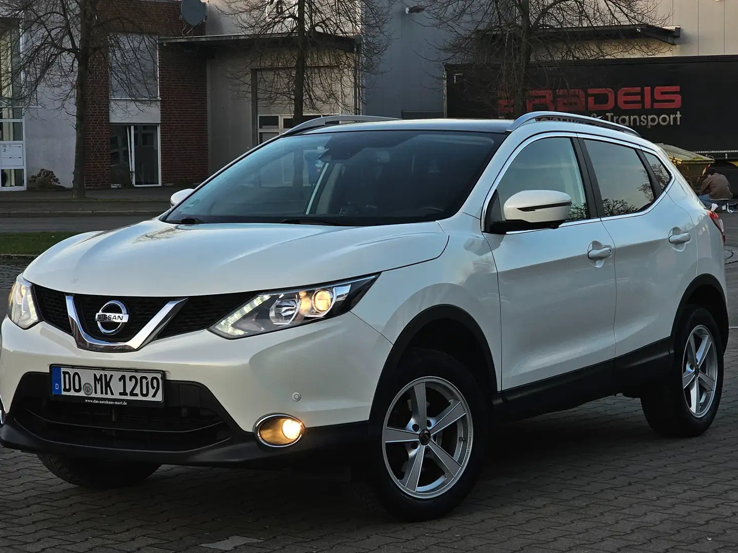 Nissan Qashqai Qashqai 1.2 DIG-T TEKNA Weiß - 1