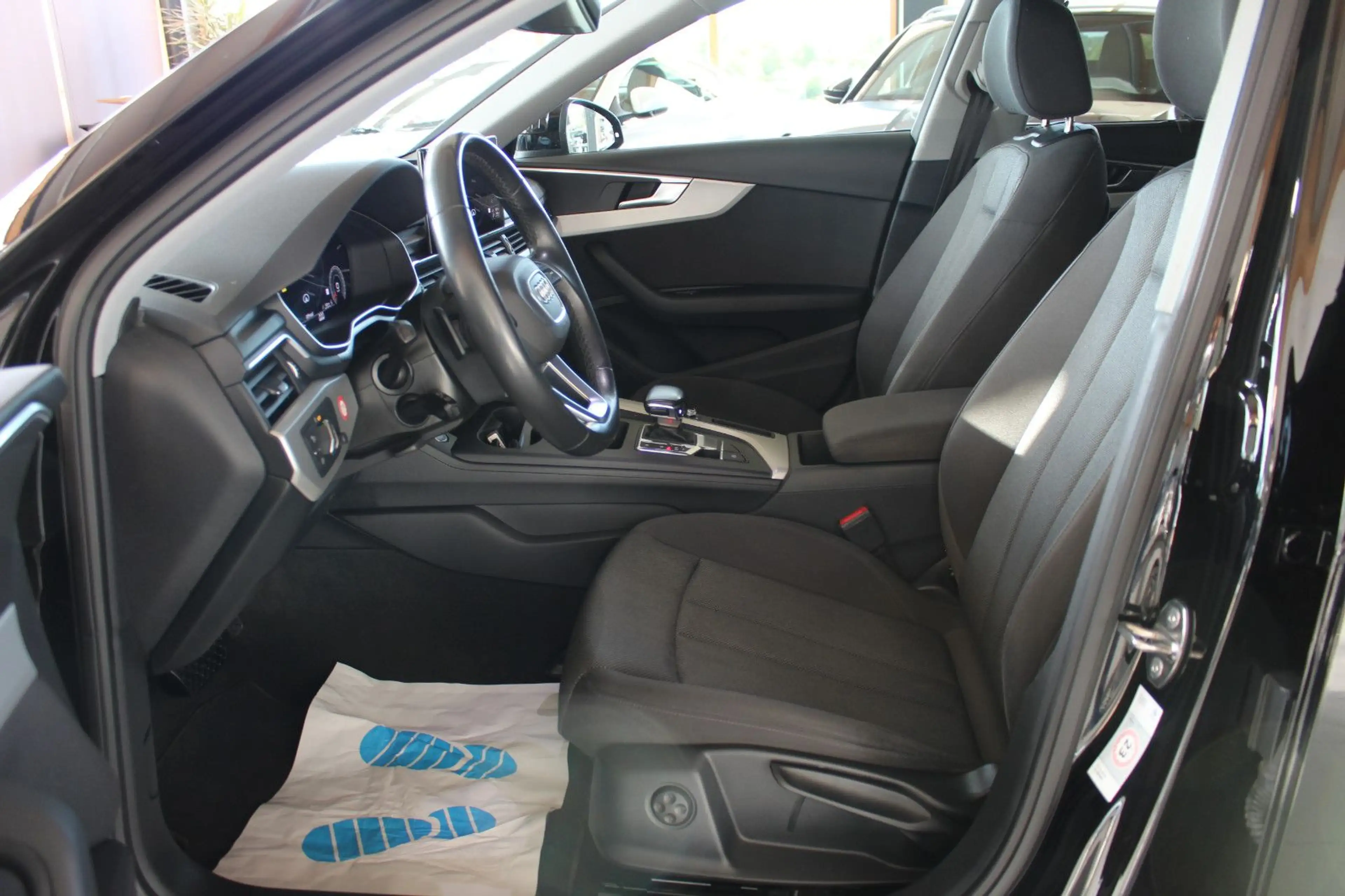 Audi A4 Avant 40 TDI S tro quattro*NAVI*LED*VIRT*PANO — photo 8