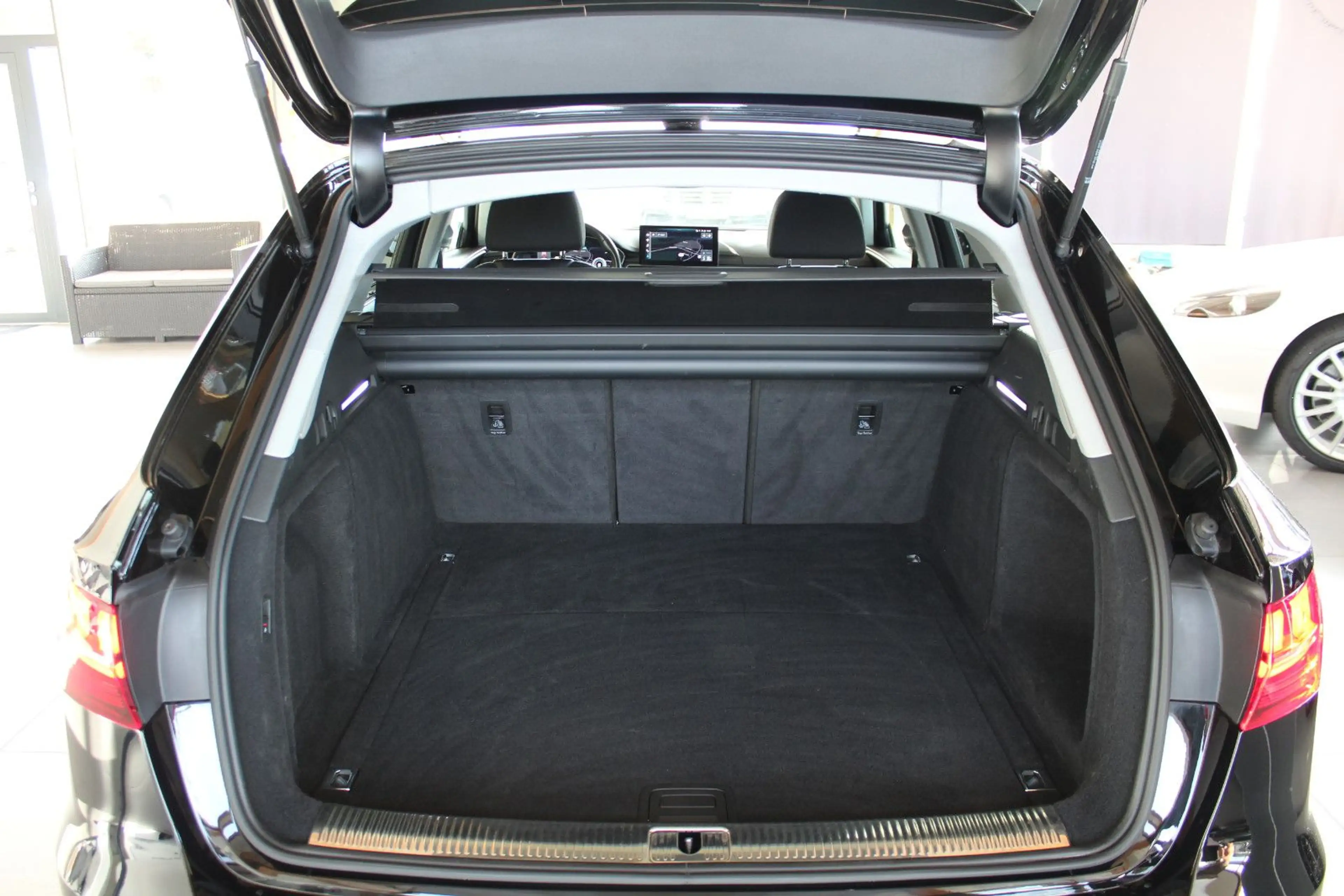 Audi A4 Avant 40 TDI S tro quattro*NAVI*LED*VIRT*PANO — photo 14
