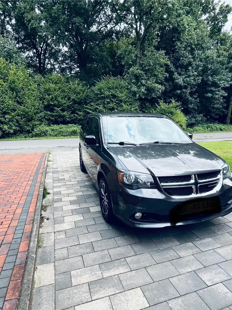 Dodge Grand Caravan GT Szary - 2