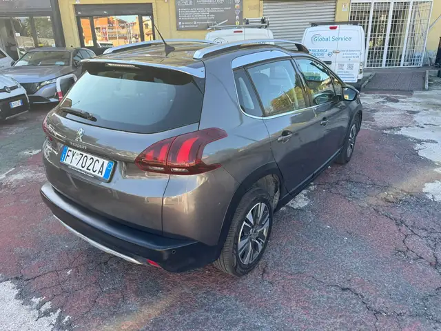 Peugeot 2008 view 9