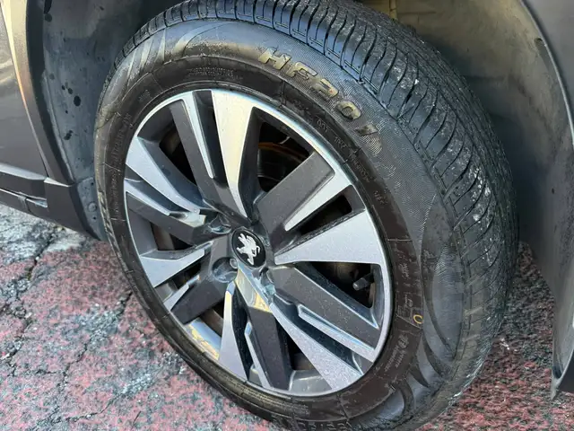 Peugeot 2008 view 14