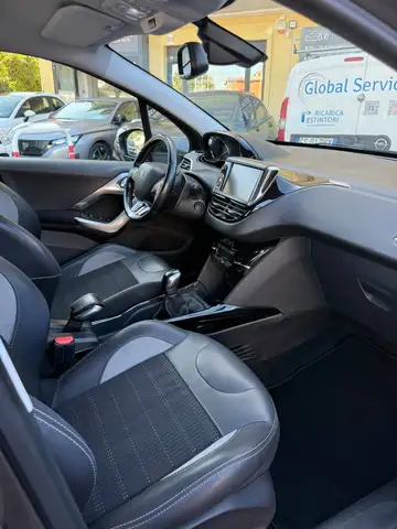 Peugeot 2008 view 12