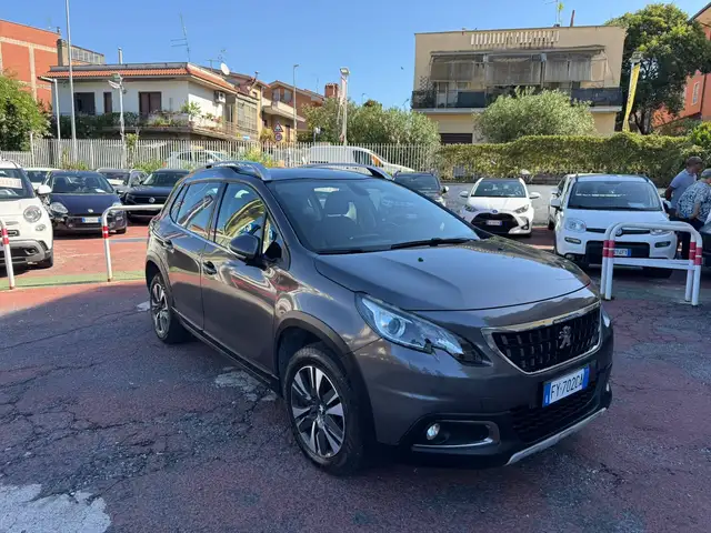 Peugeot 2008 view 2