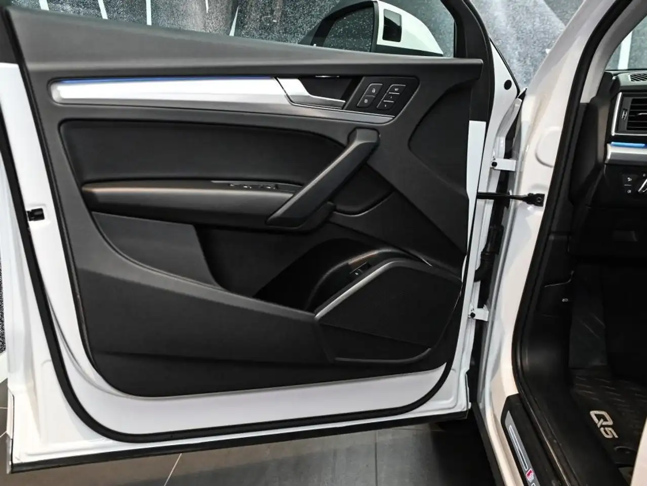 Audi Q5 снимка Audi Q5