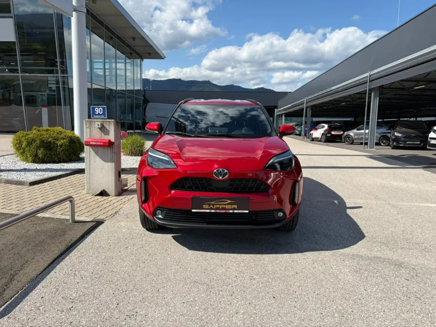 Toyota Yaris Cross SUV, 5-türig Active Drive 1,5 VVT-i Hy Rot - 2