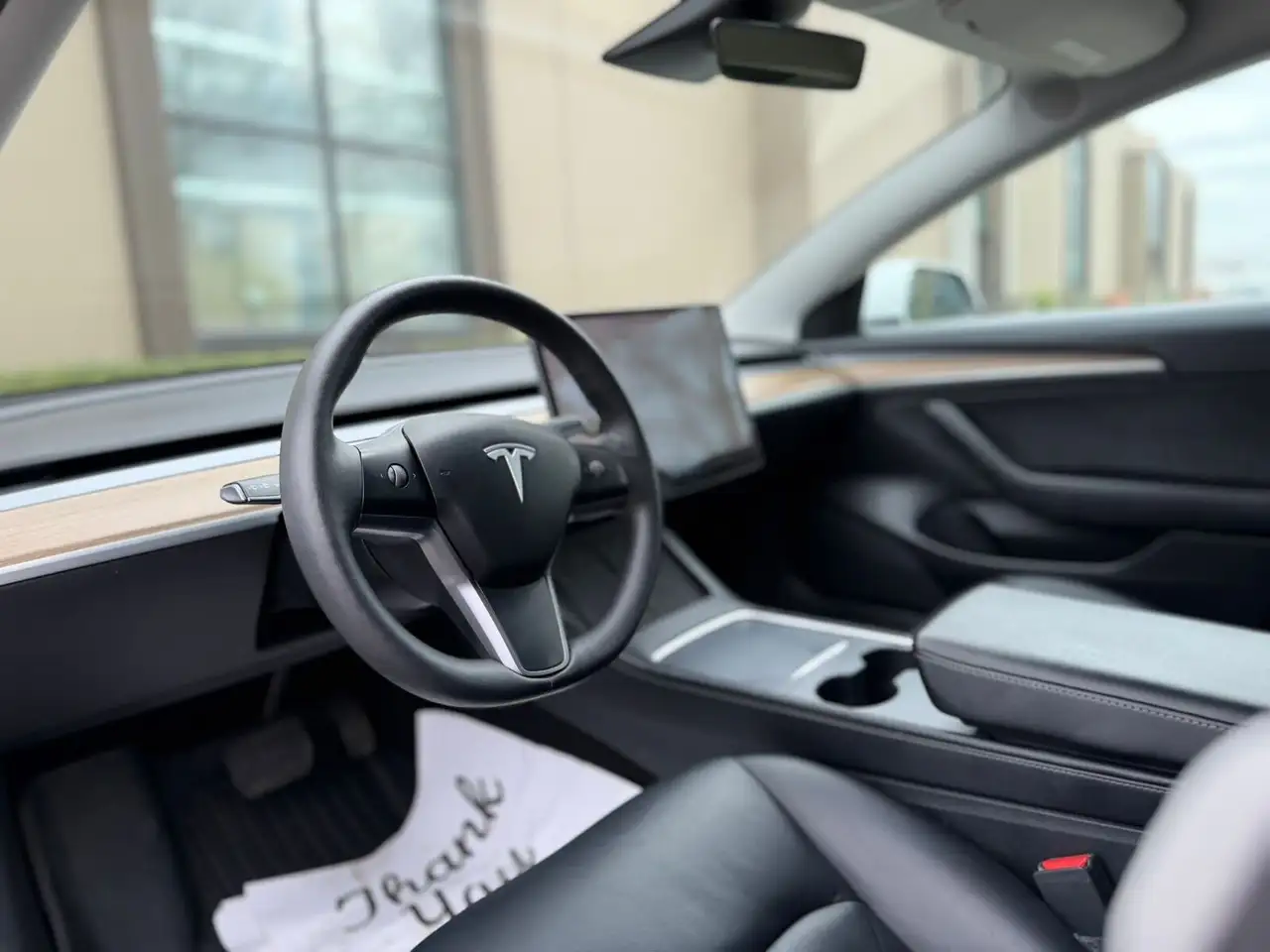 Tesla Model 3 снимка Tesla Model 3